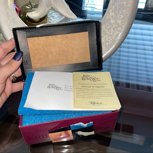 Just The Right Shoe Dressed To Impress By Raine - Picture 6 of 9